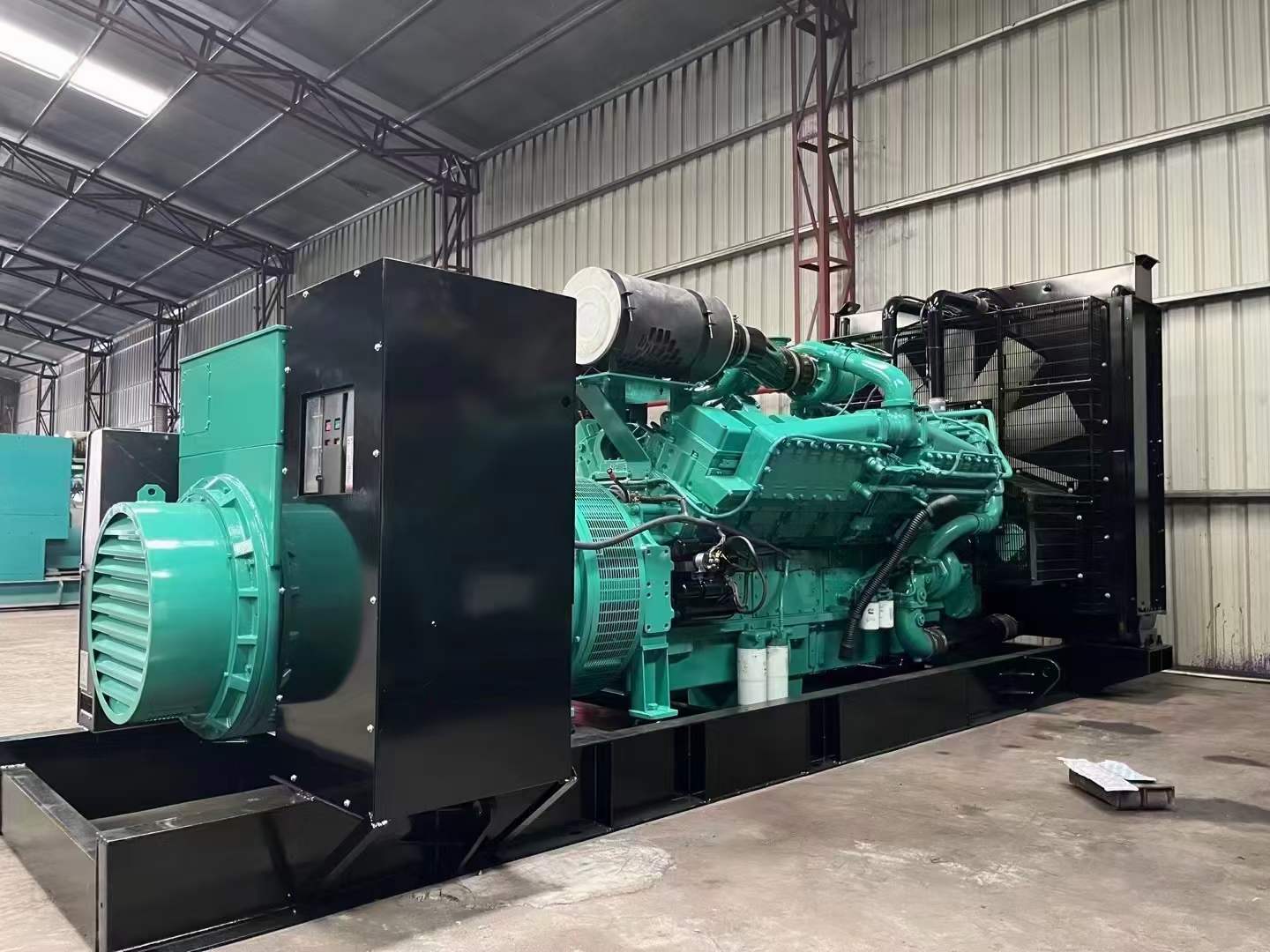 马村如何降低 800kW 柴油发电机输出电流的波动？