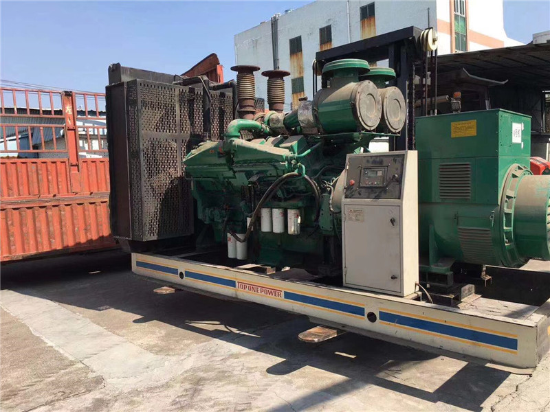 马村如何判断柴油发电机组的机油温度是否达到了合适的预热温度？