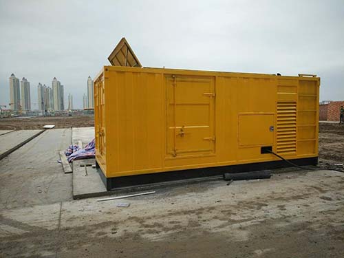 马村合同中关于乙方责任导致工期延误的赔偿标准应该如何制定？